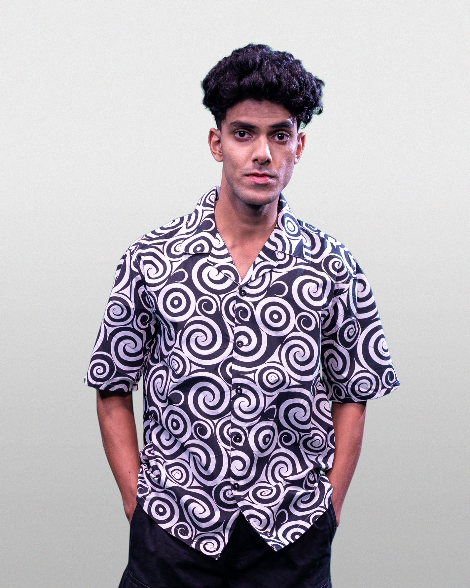 Hypnotic Swirls, Resort Collar, Black