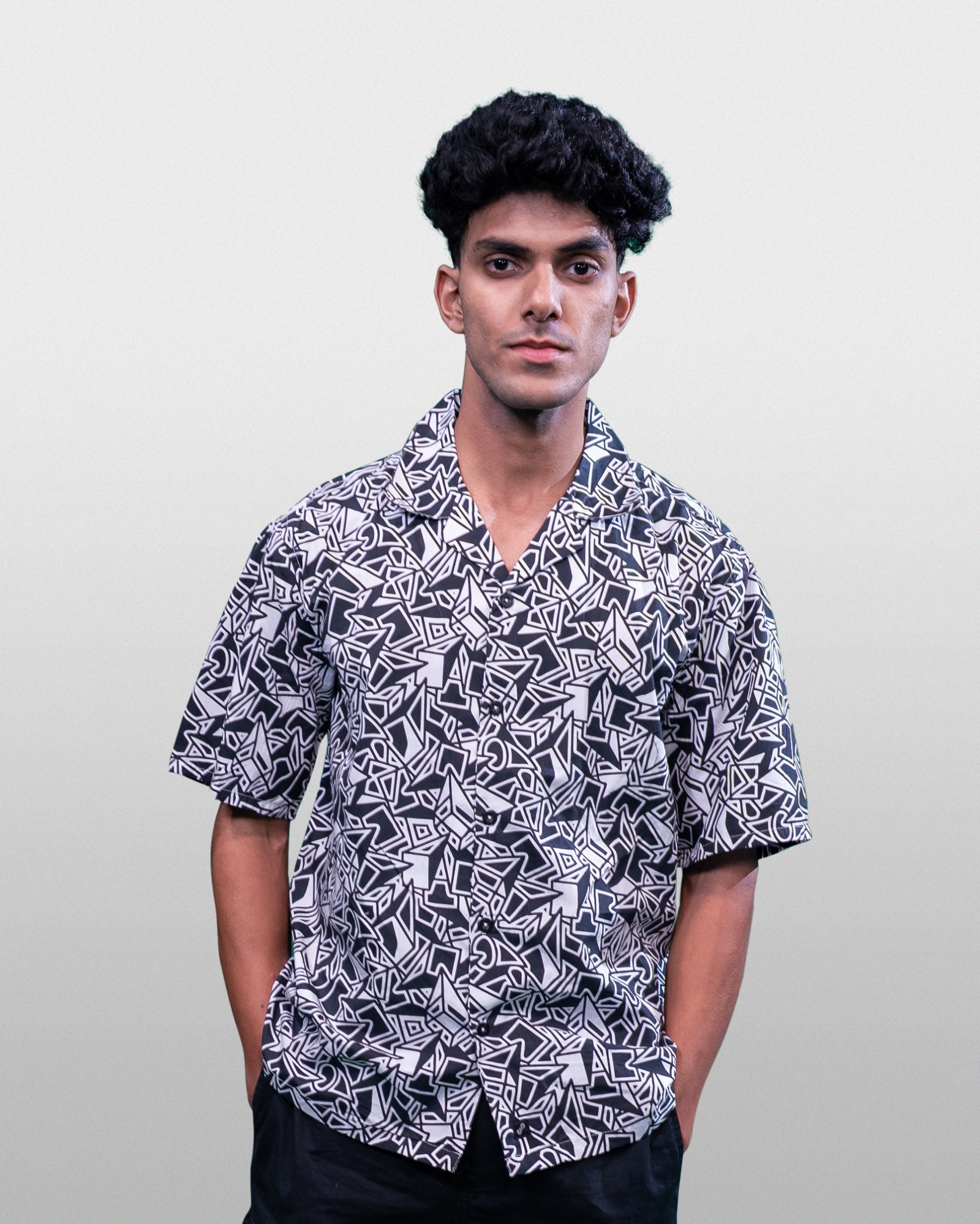 Shattered Diamond, Resort Collar